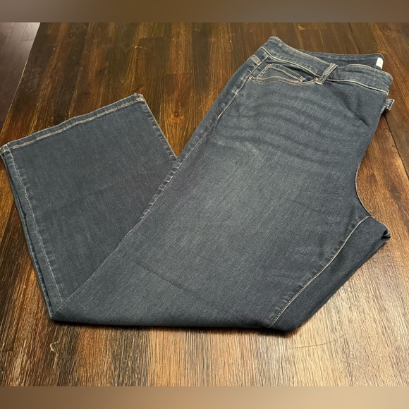 Lane Bryant Signature Fit Boot Cut Jeans - Picture 1 of 4